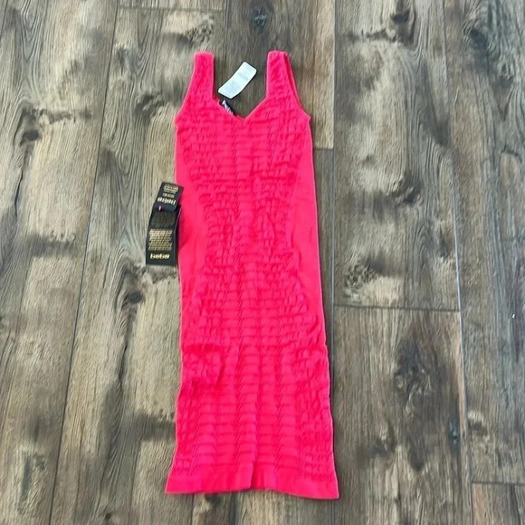 NWT Bebe Seamless Bodycon Textured Mini Dress Pink Size Small - Picture 5 of 9